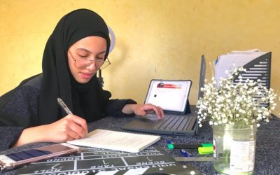 طالبة بحرينية تفوز بالجائزة الأولى في مجال الفيديو على مستوى الخليج العربي