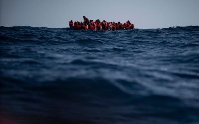 انتشال جثث 17 مهاجرا من البحر الليبي
